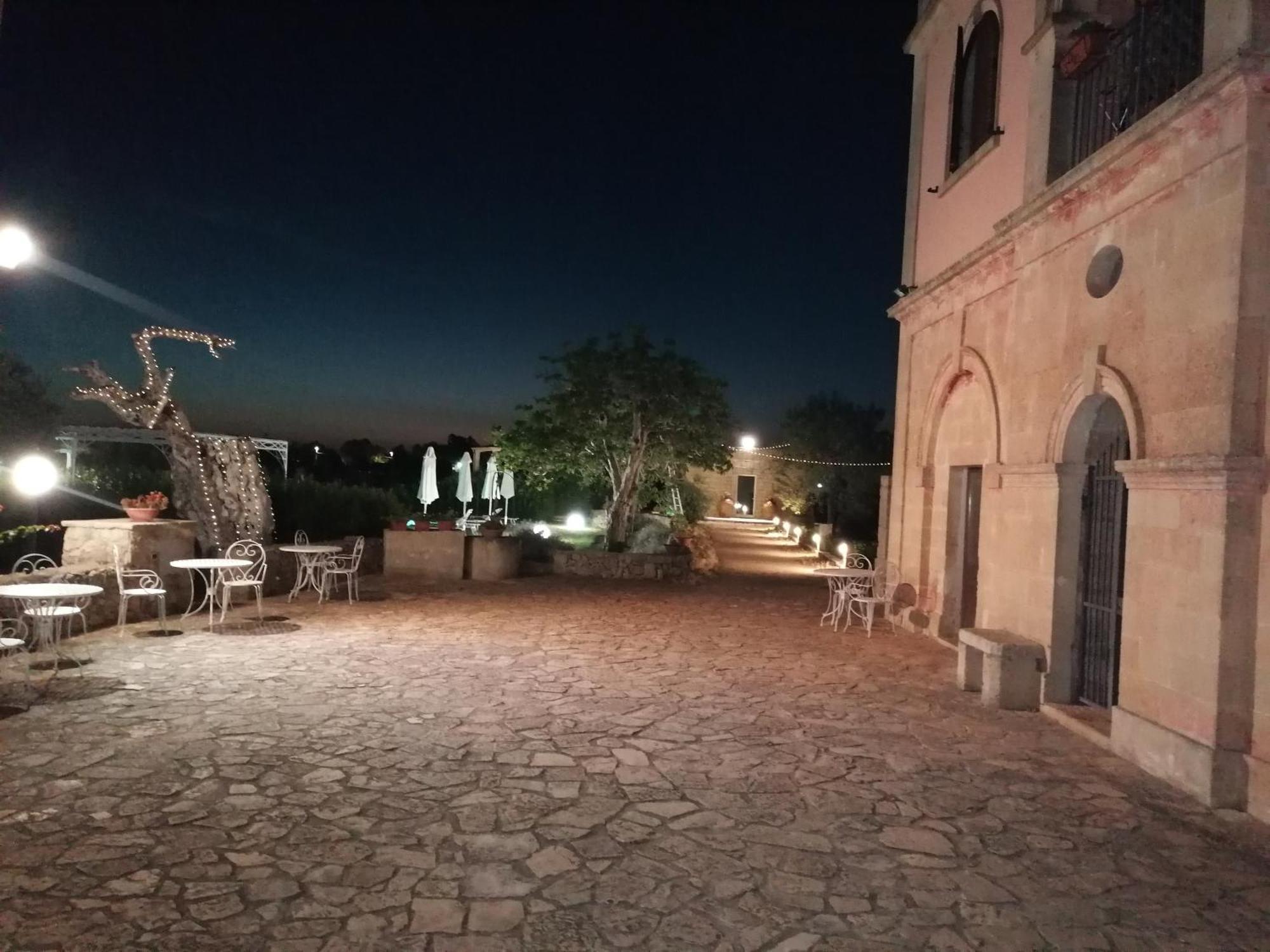 Tenuta Pigliano Hotel Bagnolo del Salento Bagian luar foto