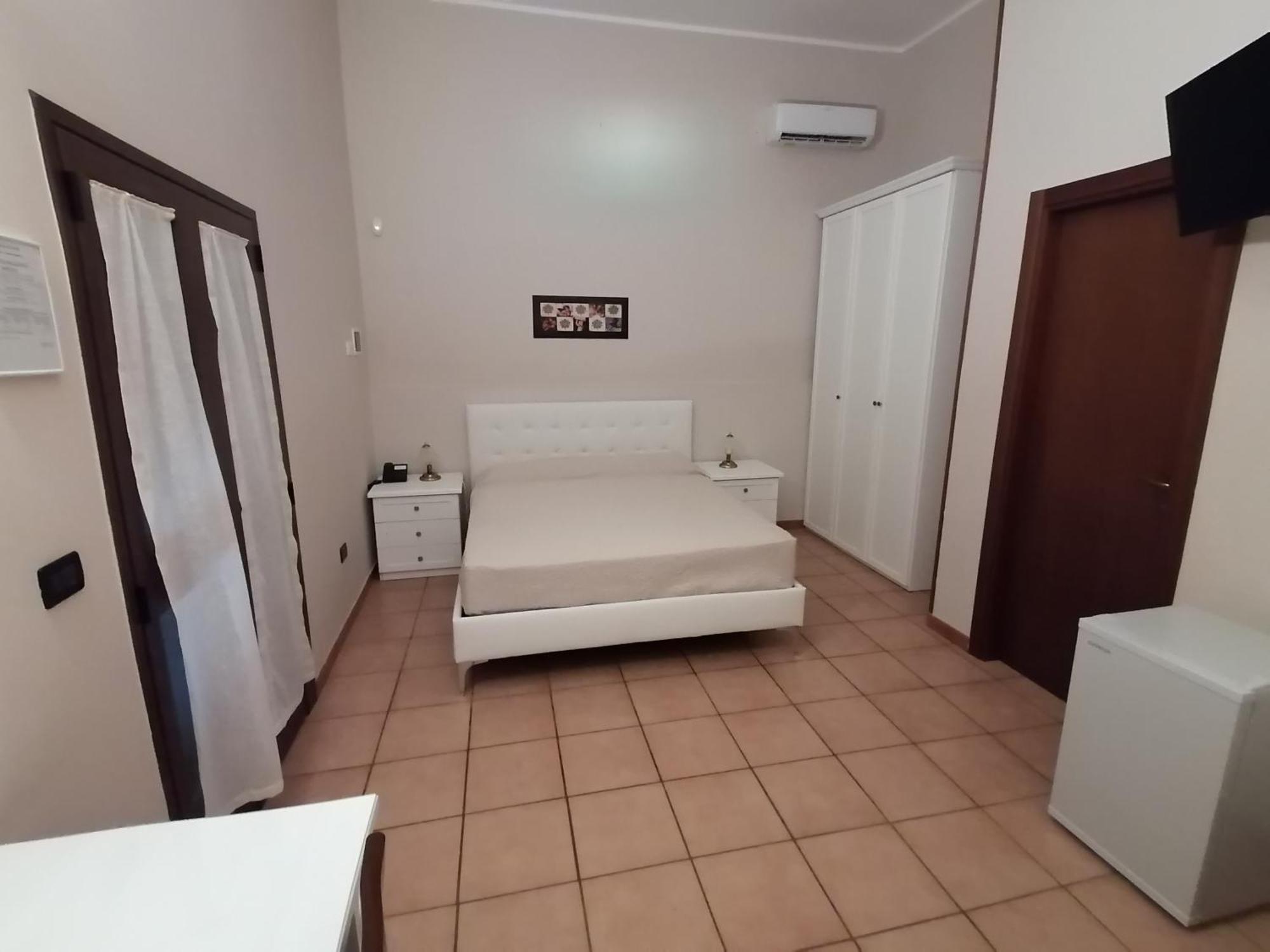 Tenuta Pigliano Hotel Bagnolo del Salento Ruang foto